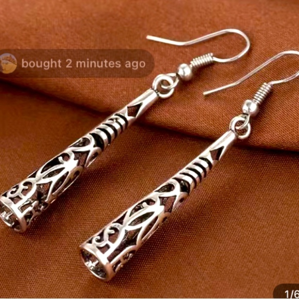 Vintage Women’s Hollow Dangle Earrings